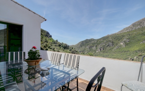 Terrace has doors to kitchen